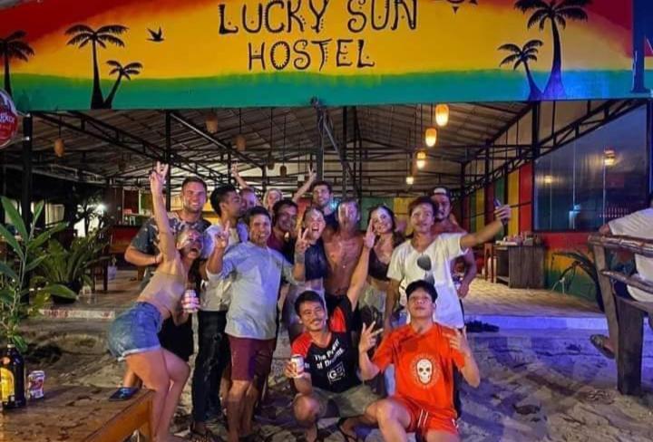 Lucky Sun Saracen Bay Hostel Đảo Koh Rong Samloem Ngoại thất bức ảnh