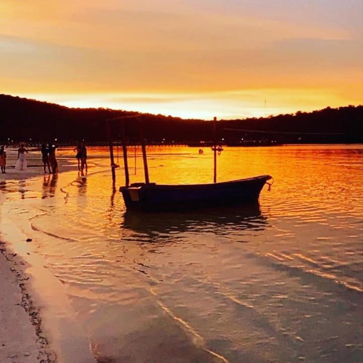 Lucky Sun Saracen Bay Hostel Đảo Koh Rong Samloem Ngoại thất bức ảnh