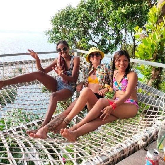 Lucky Sun Saracen Bay Hostel Đảo Koh Rong Samloem Ngoại thất bức ảnh