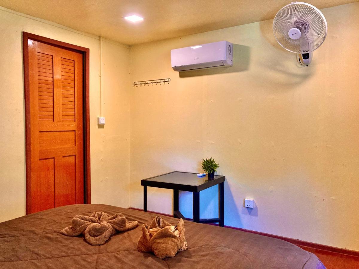 Lucky Sun Saracen Bay Hostel Đảo Koh Rong Samloem Ngoại thất bức ảnh