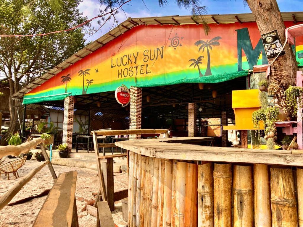 Lucky Sun Saracen Bay Hostel Đảo Koh Rong Samloem Ngoại thất bức ảnh