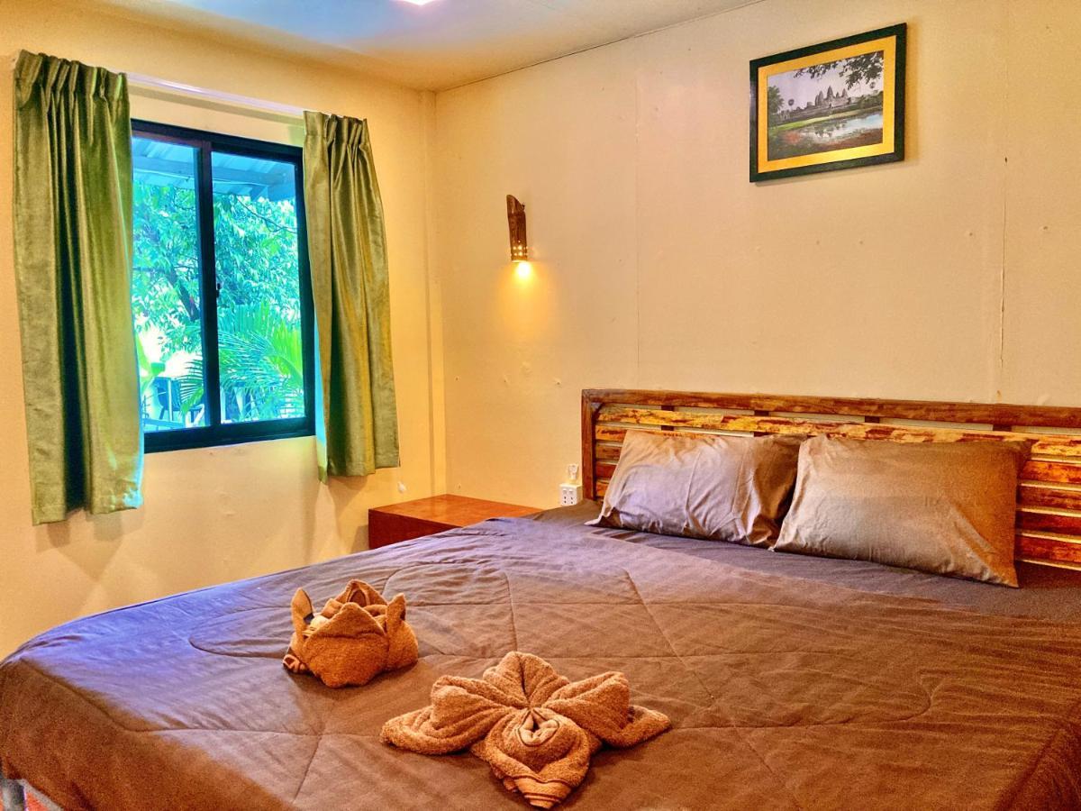 Lucky Sun Saracen Bay Hostel Đảo Koh Rong Samloem Ngoại thất bức ảnh