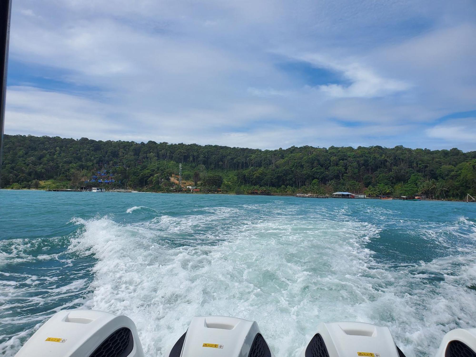 Lucky Sun Saracen Bay Hostel Đảo Koh Rong Samloem Ngoại thất bức ảnh