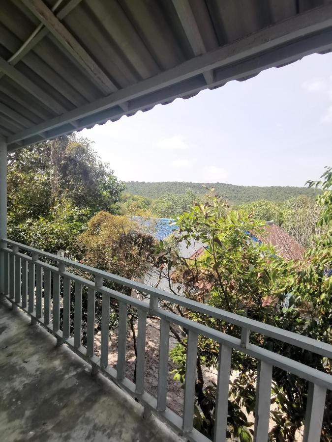 Lucky Sun Saracen Bay Hostel Đảo Koh Rong Samloem Phòng bức ảnh